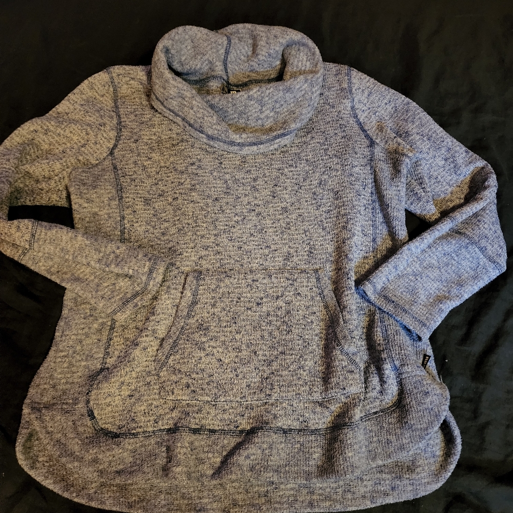 3/$30 RBX sweater 2x
